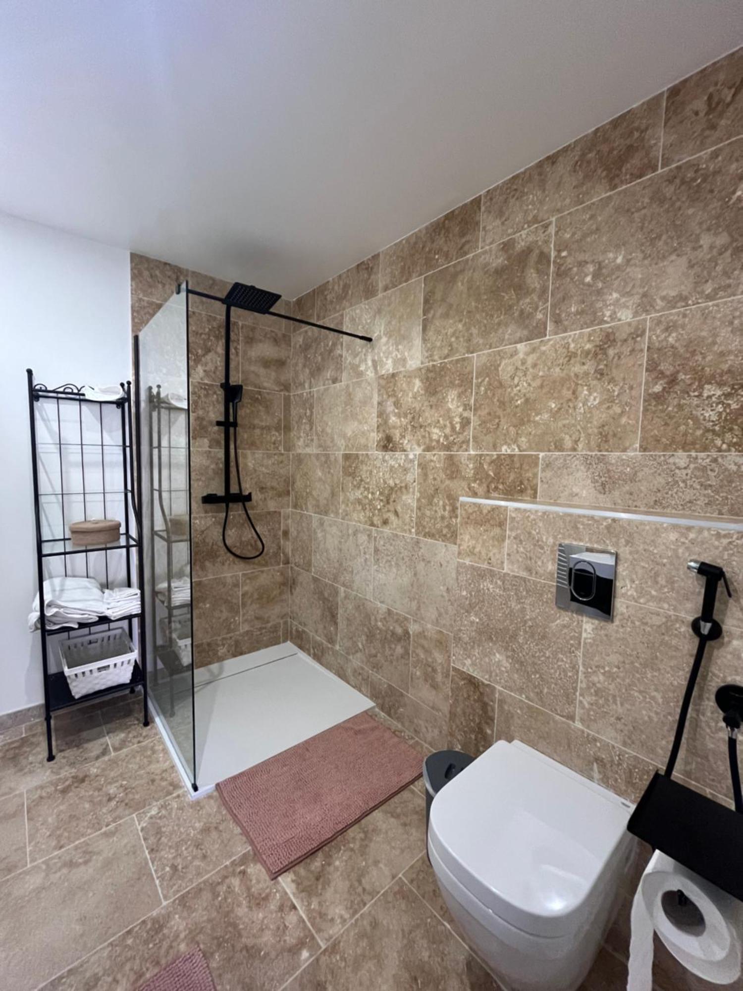 Repaire - Le Repaire De Maltus "Gites & Spa" Lussac (Gironde) Exterior foto